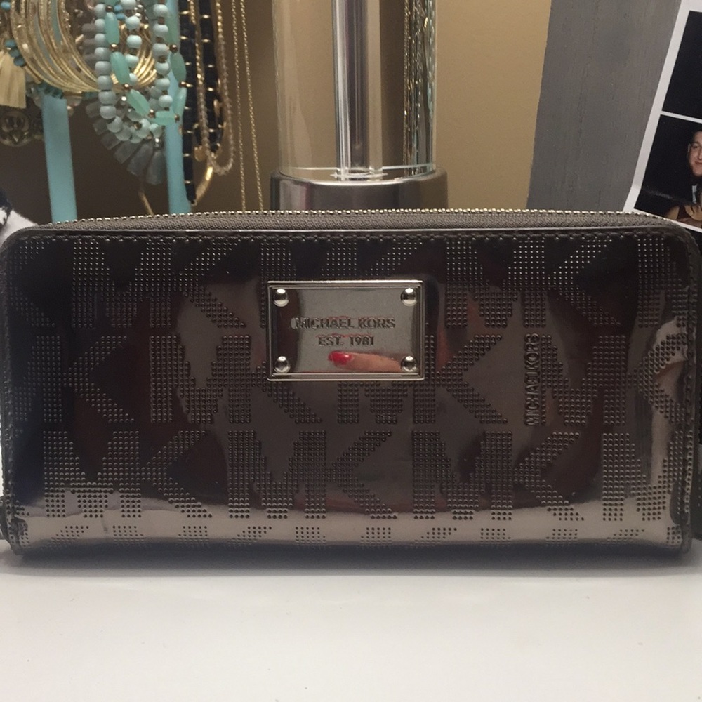 Michael kors wallet